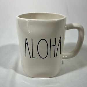 RAE DUNN‎ ALOHA/PINEAPPLE GRAPHIC 8” WHITE/BLACK 16OZ
PREOWNED